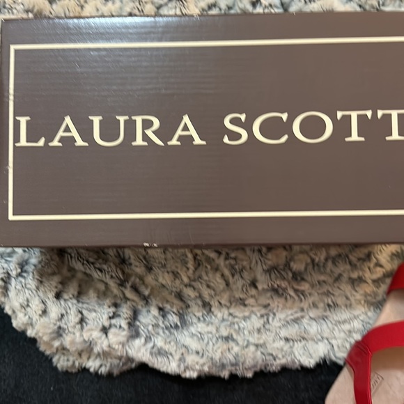 RED HEELS - Picture 6 of 7